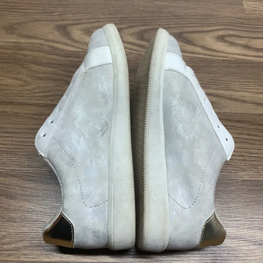 Torrid Low Top Lace Up Sneakers Size 8 W Wide Womens White‎ Star Shoes